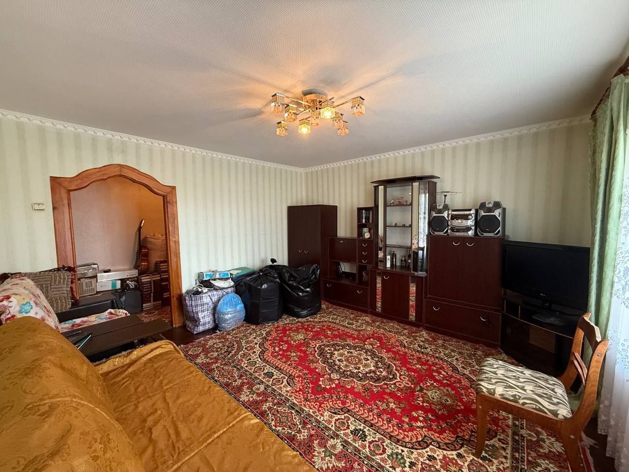 ‼Продам 3-комн. квартиру по ул. А.Барбюса! 5/10-эт., 71/38/10. Квартира в хорошем жилом состоянии. Окна и двери современное дерево. Комнаты изолированы, с/у раздельный - в кафеле. Балкон и лоджия застеклены м/п. Вся мебель и техника остается. ! Цена: 7 200 000₽ Тел.+7(959)195-27-88(telegram) Мила‼...