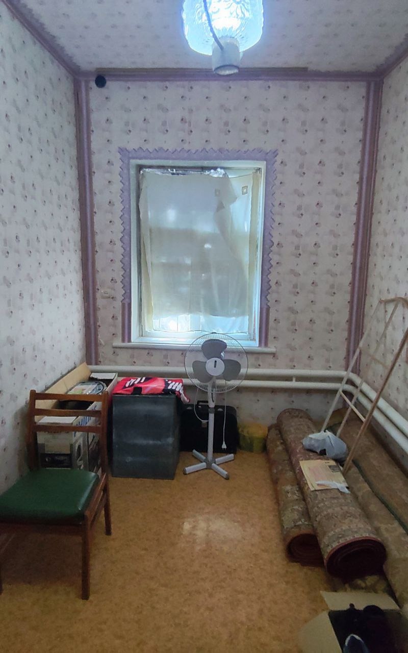 СРОЧНО!!!! Продаётся дом в Артемовском районе от собственника. Общая площадь 78,4м2, дом утеплен, требуется косметический ремонт, состояние жилое, все удобства в доме. На участке гараж, беседка, душ, туалет, место под огород. Цена 4000000₽. Возможен небольшой торг при просмотре реальному покупателю. +79591796...