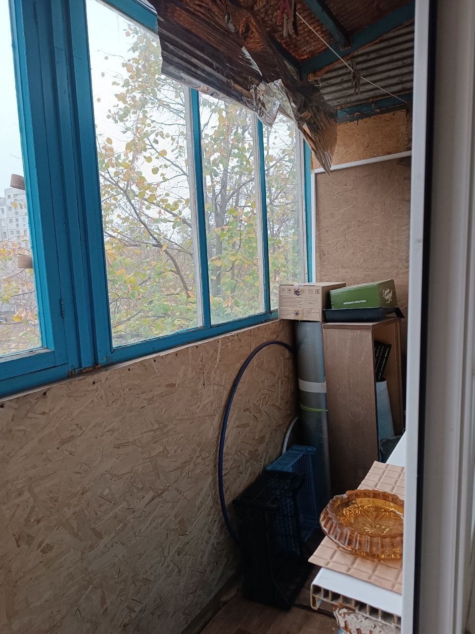 Продам 1к квартиру 32м² на кв.Комарова 5/5эт, возле маг.Лана 👍В квартире сделан косметический ремонт. ✅Квартира утеплена ✅Крыша новая ✅Окна м/п, балкон застеклен ✅Отопление центральное ✅Комнаты изолированные ✅С/у совмещен, в кафельной плитке ✅Новый бойлер ✅Кондиционер 👍Рядом с/м, магазины, школа, детский сади...